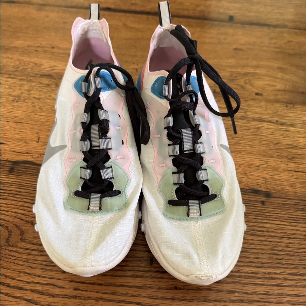 EUC Women’s Nike React Element 55 in Color Blue Hero Size 6.5 - Picture 3 of 7